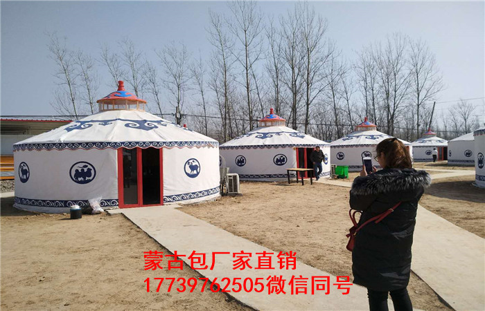 野营包,登山包这种类型的包在设计时要注重的是造型及重量,因为户外