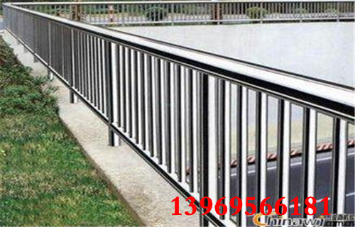 黑龙江佳木斯201不锈钢碳素钢复合管护栏型号齐全